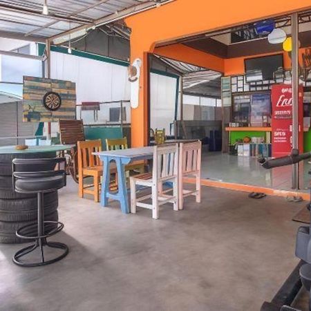 OYO 586 I Hostel Phuket Exterior foto