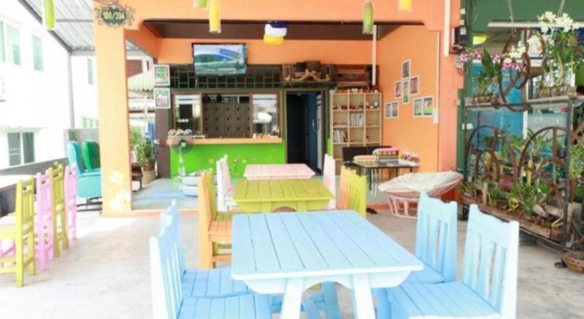 OYO 586 I Hostel Phuket Exterior foto